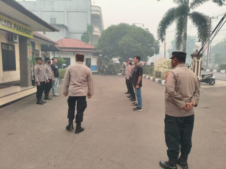 Jaga Kesiapan Pelayanan, Polsek Pahandut Laksanakan Serah Terima Piket