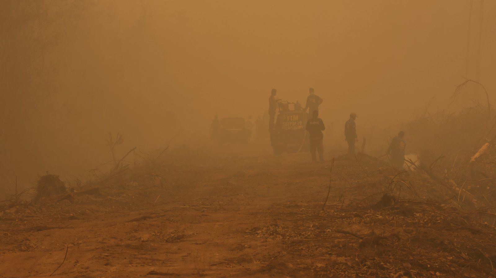 Sisir Titik Panas di Km.39, Kapolda Kalteng Perkuat Strategi Sekat Api Cegah Meluasnya Karhutla