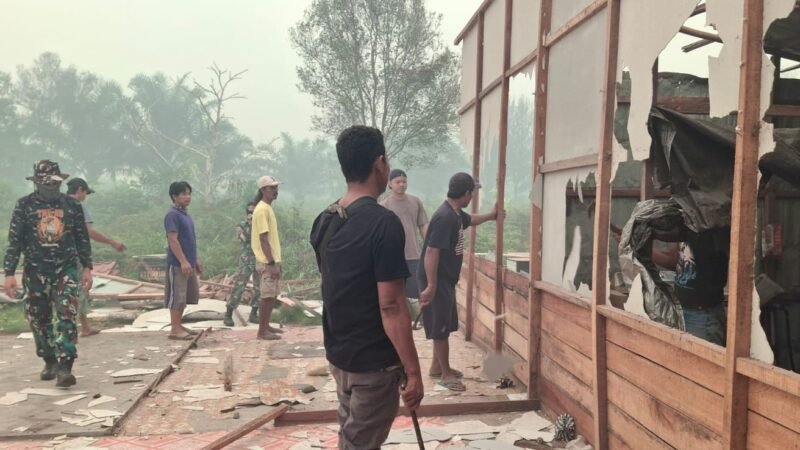 Meringankan Beban Warga, Sasaran Rumah Tidak Layak Huni Mulai Dibongkar Dalam Program TMMD