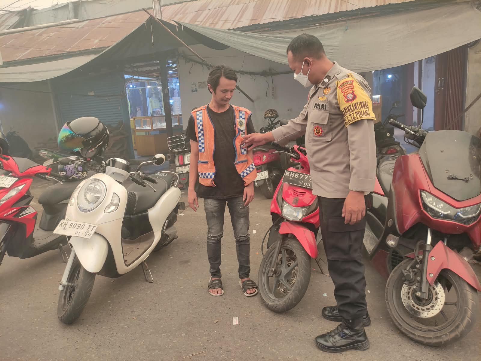 Sambangi Pasar Besar, Polsek Pahandut Imbau Pedagang dan Pengunjung Waspada