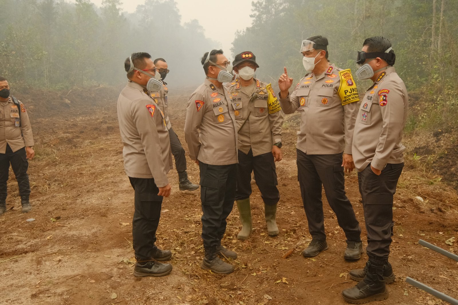 Astamaops Kapolri Bersama Kapolda Kalteng Tinjau Langsung Penanganan Karhutla di Banturung