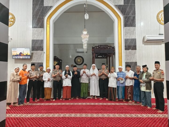 Pererat Silaturahmi, Kapolresta Palangka Raya Subuh Keliling di Masjid Al-Muhajirin