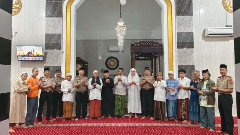 Pererat Silaturahmi, Kapolresta Palangka Raya Subuh Keliling di Masjid Al-Muhajirin