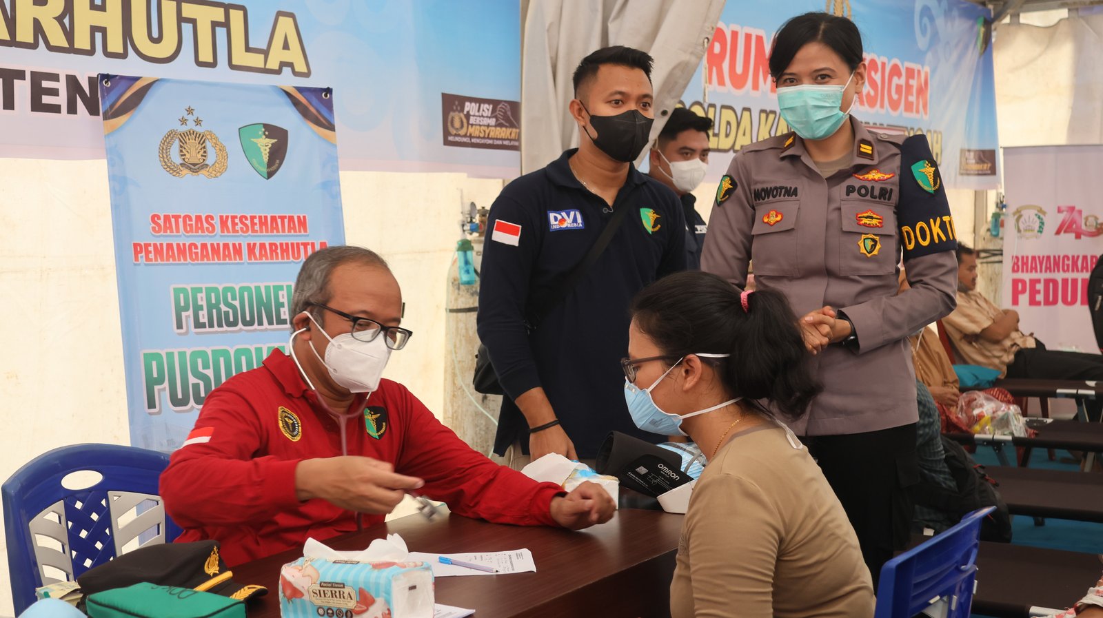 Di Tengah Kabut Asap Karhutla, Polda Kalteng Bersama Pusdokkes Polri Hadirkan Layanan Rumah Oksigen 24 Jam Gratis Untuk Warga
