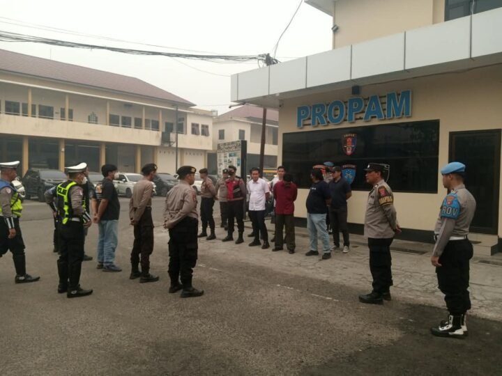 Sebelum Pelayanan Digelar, Pamapta III SPKT dan Piket Fungsi Polresta Palangka Raya Apel Bersama