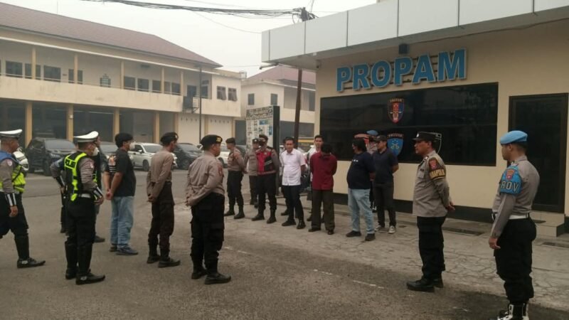 Sebelum Pelayanan Digelar, Pamapta III SPKT dan Piket Fungsi Polresta Palangka Raya Apel Bersama