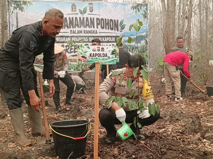 Pulihkan Lahan Bekas Terbakar, Polda Kalteng Wujudkan Green Policing Dengan Tanam 500 Bibit Pohon Belangiran