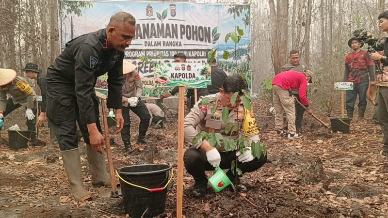 Pulihkan Lahan Bekas Terbakar, Polda Kalteng Wujudkan Green Policing Dengan Tanam 500 Bibit Pohon Belangiran