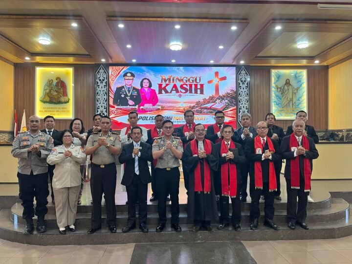 Minggu Kasih, Ditbinmas Polda Kalteng Sampaikan Pesan Kamtibmas dan Imbauan Pencegahan Karhutla di Gereja GKE Eka Sinta Palangka Raya