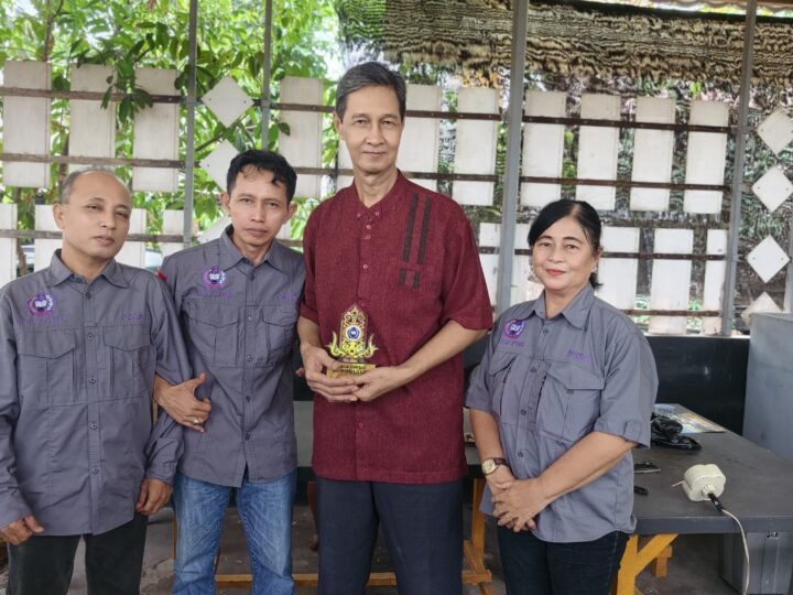HUT ke-27 IPJI, DPW Kalteng Berikan Penghargaan kepada Hartany Soekarno sebagai Tokoh Jurnalis