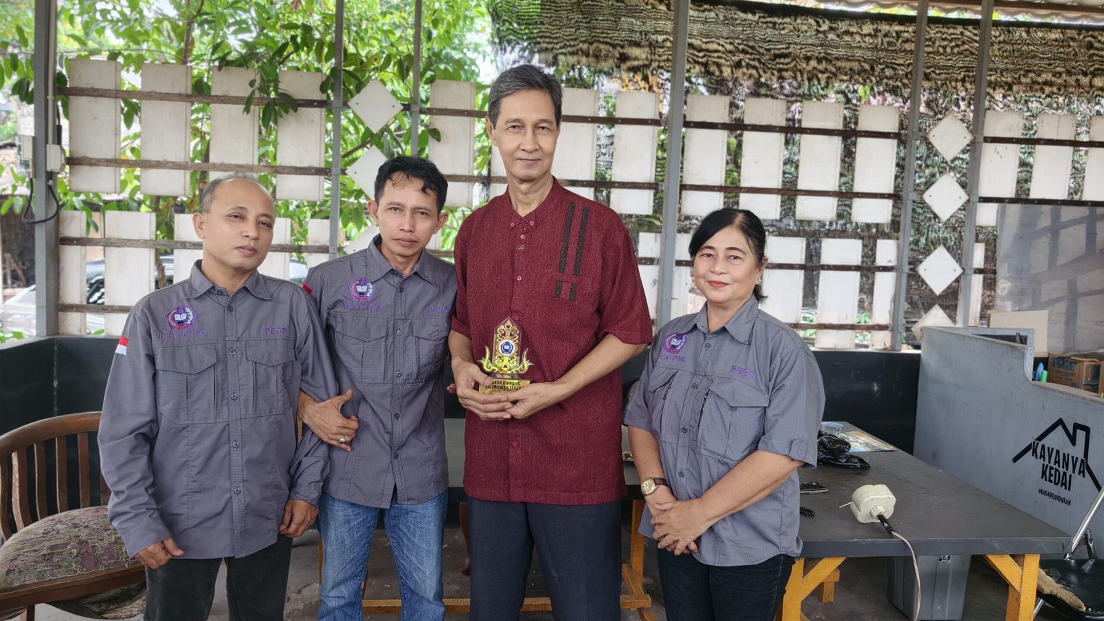HUT ke-27 IPJI, DPW Kalteng Berikan Penghargaan kepada Hartany Soekarno sebagai Tokoh Jurnalis
