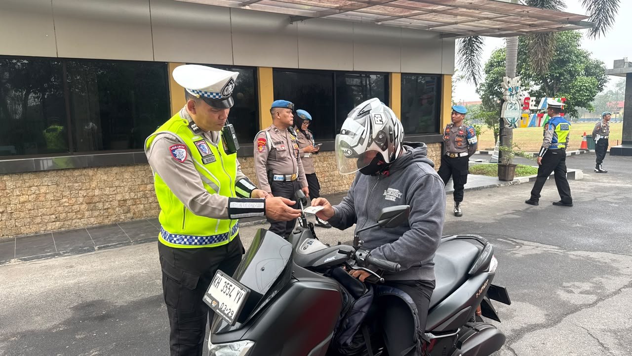 OPERASI PATUH TELABANG 2026, KELENGKAPAN BERKENDARA PERSONEL POLDA KALTENG JUGA DIPERIKSA
